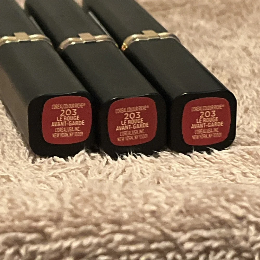 Loreal Color Riche Voluminous Matte Lipstick 203 Le Rouge Avant‎ Garde Lot of 3